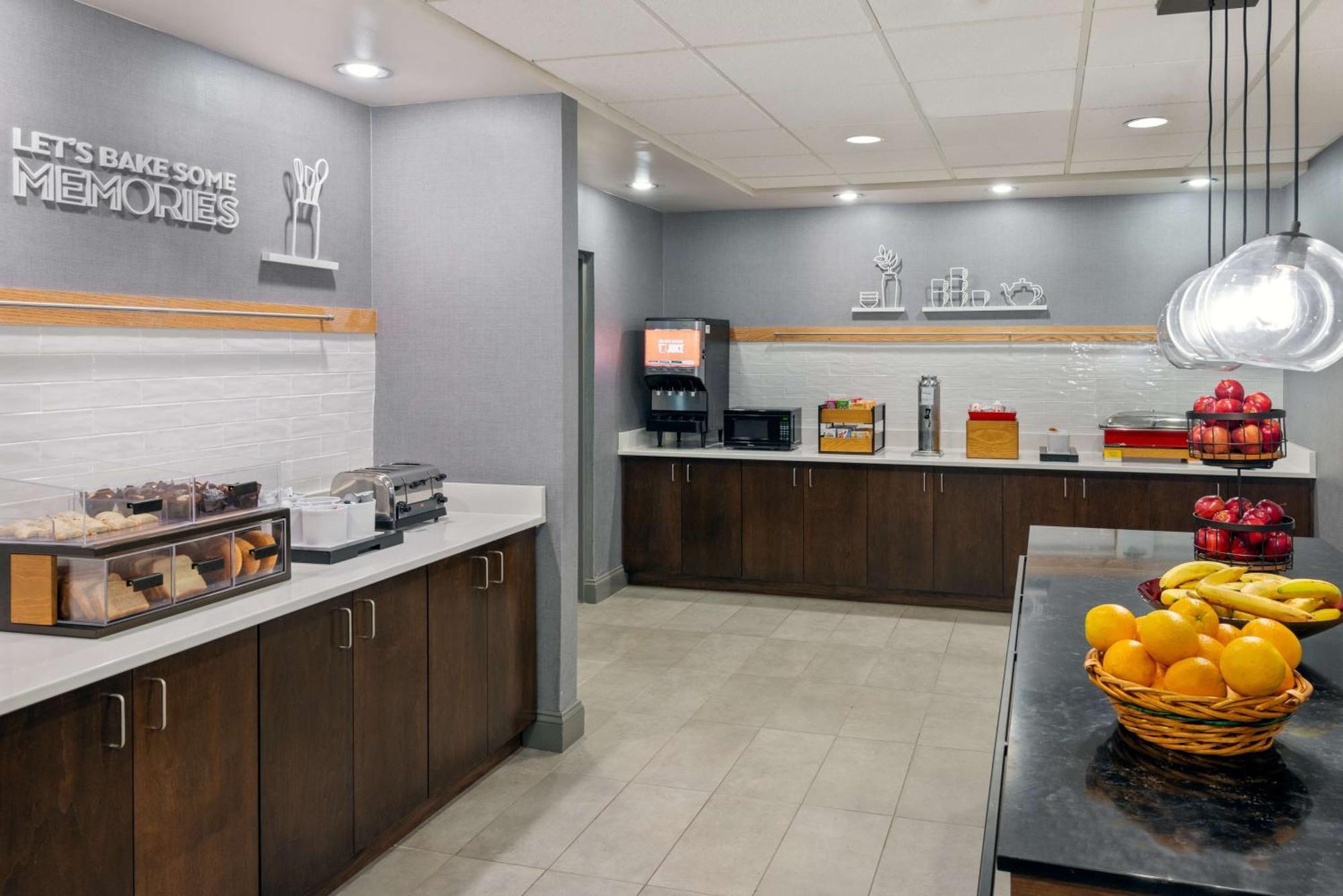 Hampton Inn Petersburg - Southpark Mall Колоніал-Гайтс Екстер'єр фото